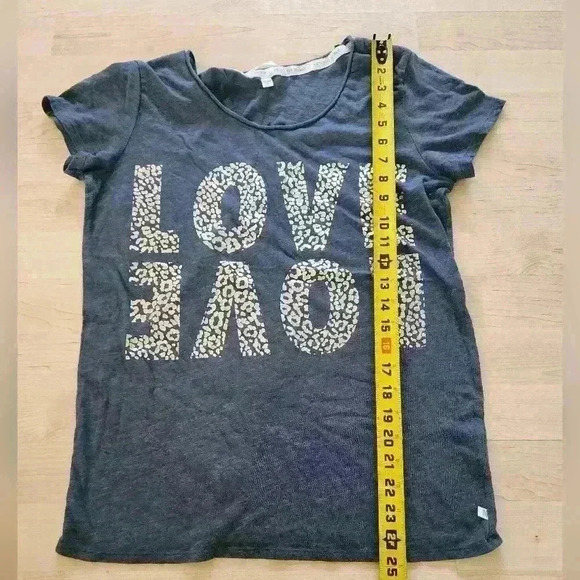 Victoria's secret LOVE tee size small - Picture 4 of 7